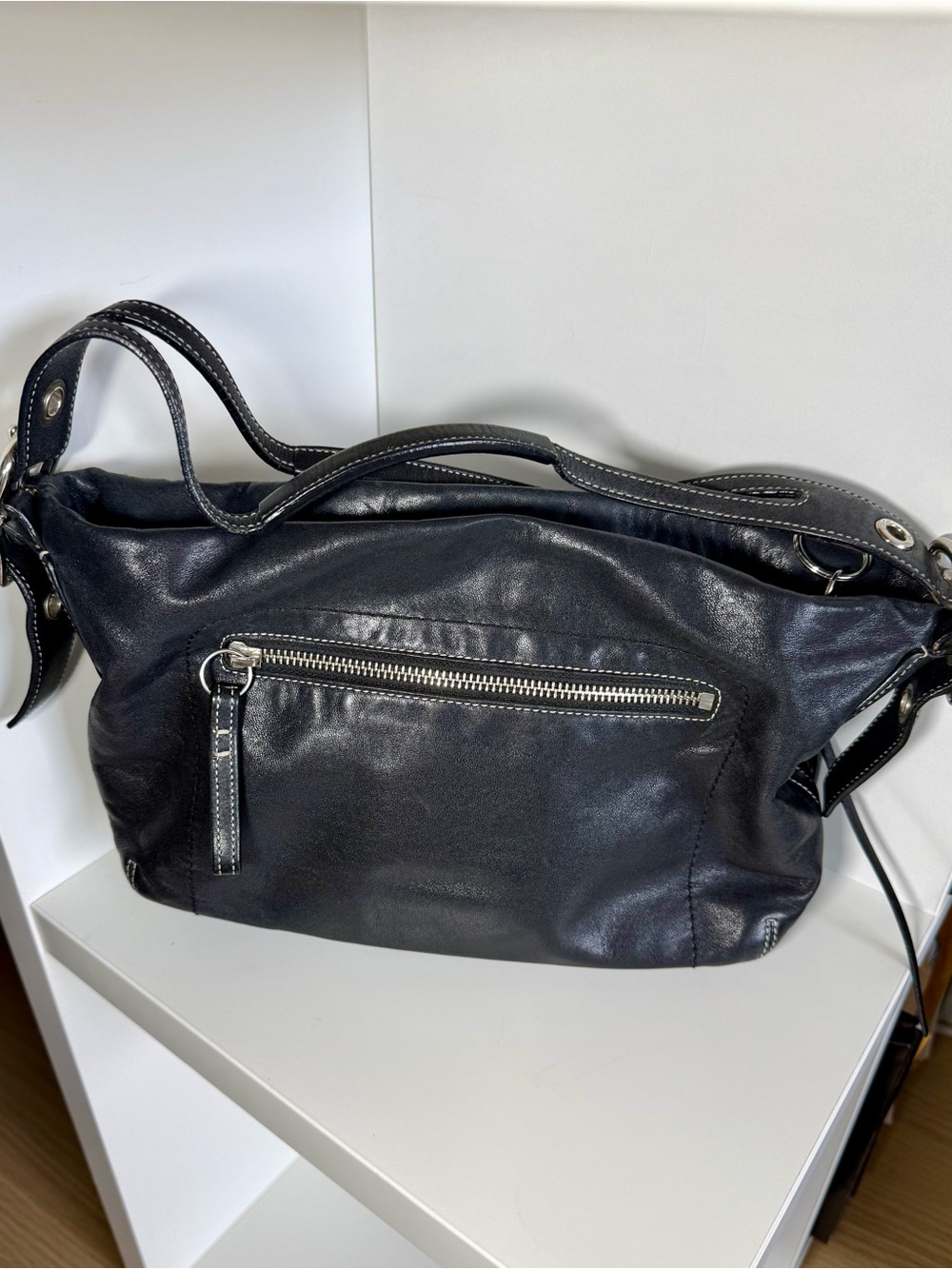 COACH Vintage Y2K East/West Black Leather Shoulder Bag with Tassel - EUC! - Picture 2 of 12